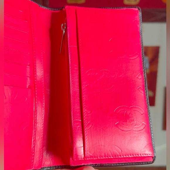 CHANEL Combon Line Lambskin Long
Bifold Wallet Black- include Chanel
Box - Picture 8 of 17